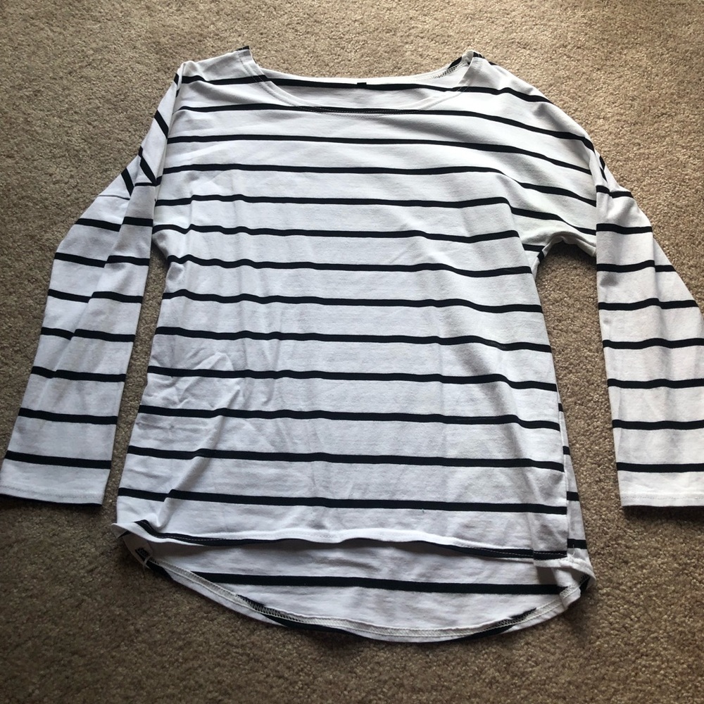 Black and white striped 3/4 long sleeve